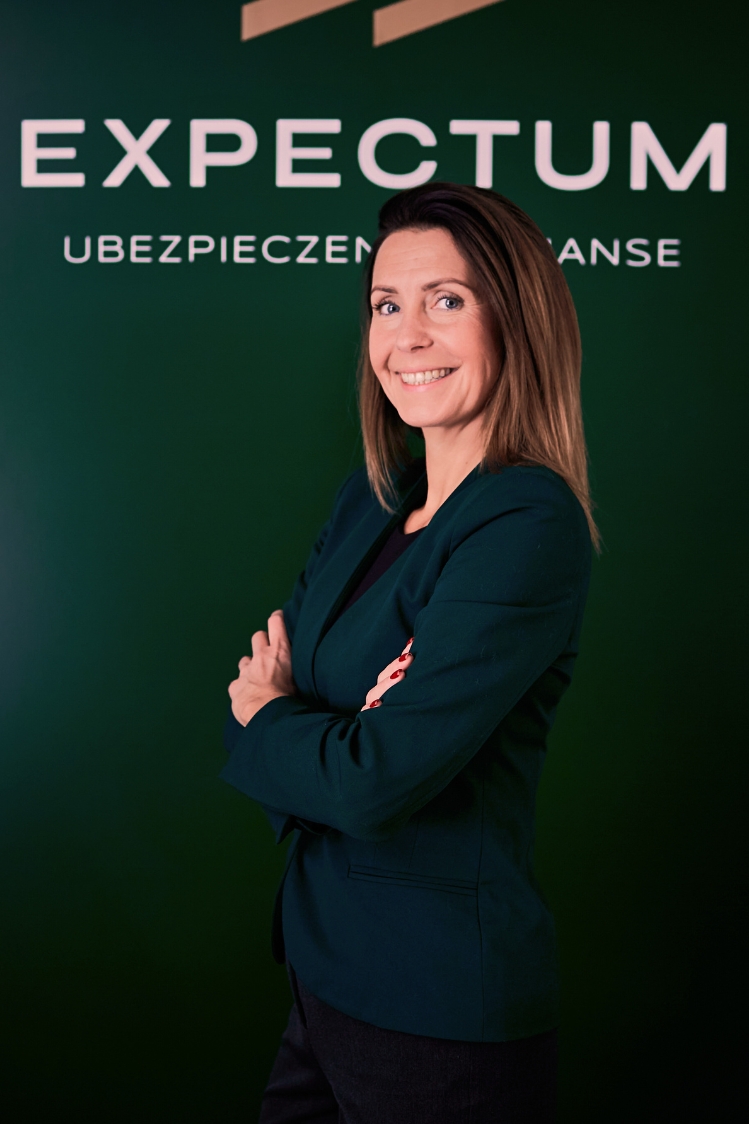 Magdalena Jastrzębska Specjalista ds. Sprzedaży i Obsługi Klientów Detalicznych<br />